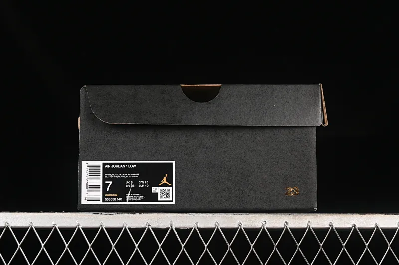 All categories Air Jordan Jordan series basketball shoes Air Jordan 1 Low G version pure original Air Jordan 1 Low AJ1 Joe 1 black and white blue low-top cultural basketball shoes 553558-140